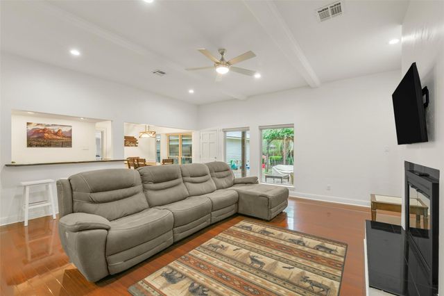 2810 Woodland Ridge Drive, Kingwood, TX 77345