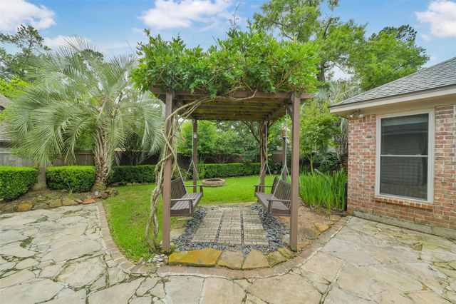 2810 Woodland Ridge Drive, Kingwood, TX 77345