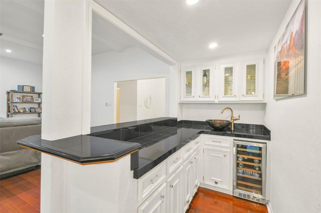 2810 Woodland Ridge Drive, Kingwood, TX 77345