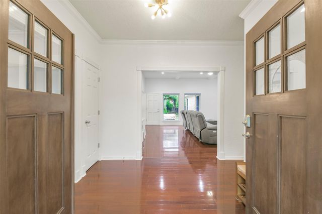 2810 Woodland Ridge Drive, Kingwood, TX 77345