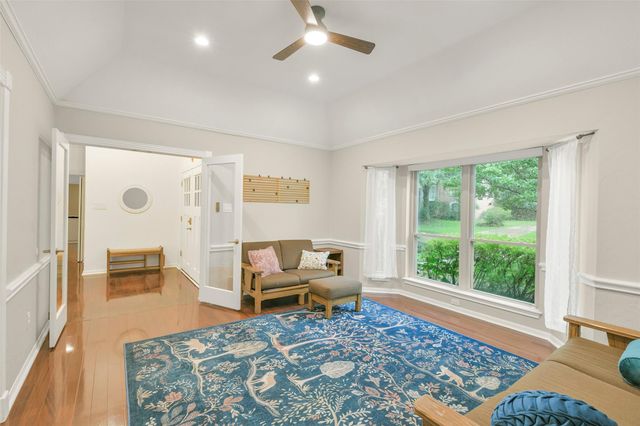 2810 Woodland Ridge Drive, Kingwood, TX 77345