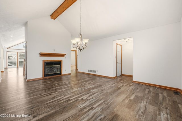 5500 Highpoint Dr, Crestwood, KY 40014