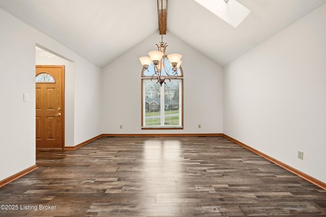 5500 Highpoint Dr, Crestwood, KY 40014