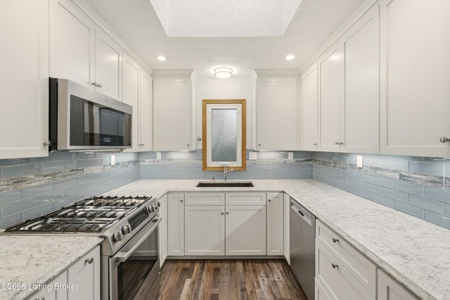 5500 Highpoint Dr, Crestwood, KY 40014