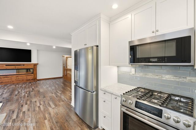 5500 Highpoint Dr, Crestwood, KY 40014