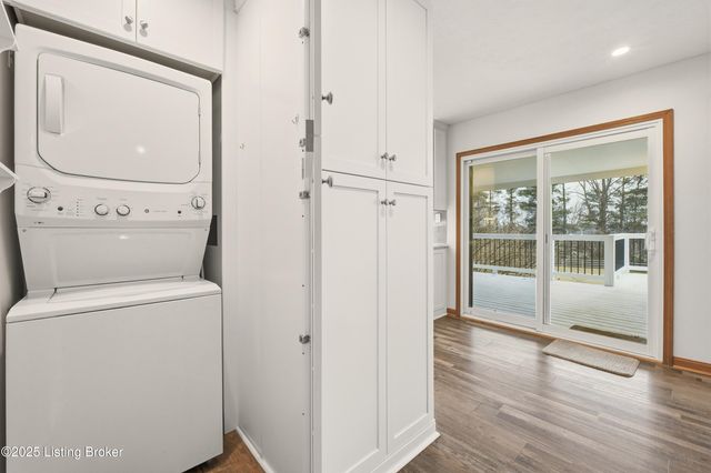 5500 Highpoint Dr, Crestwood, KY 40014