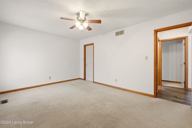 5500 Highpoint Dr, Crestwood, KY 40014