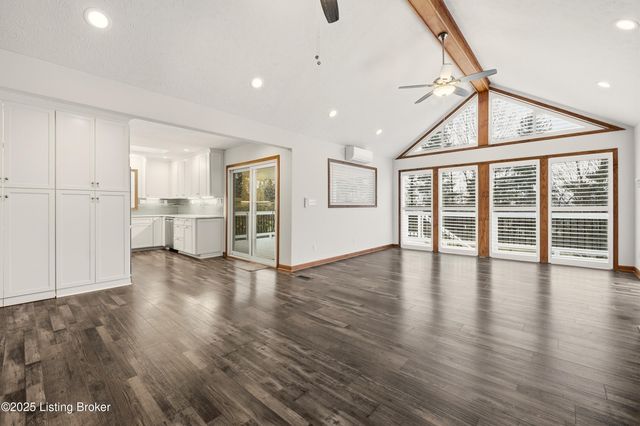 5500 Highpoint Dr, Crestwood, KY 40014