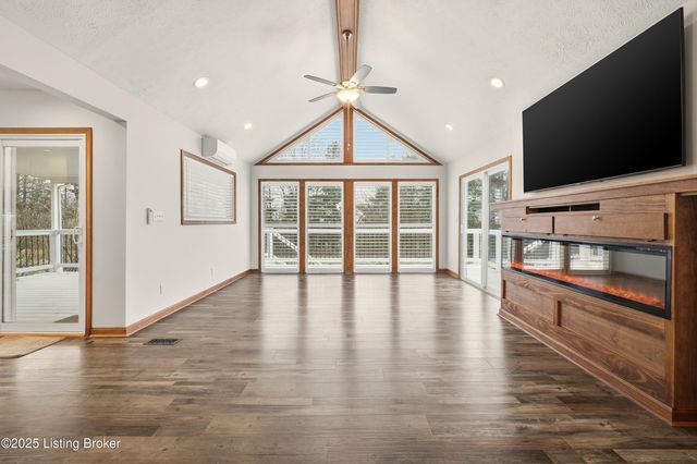 5500 Highpoint Dr, Crestwood, KY 40014