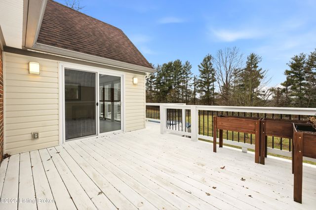 5500 Highpoint Dr, Crestwood, KY 40014