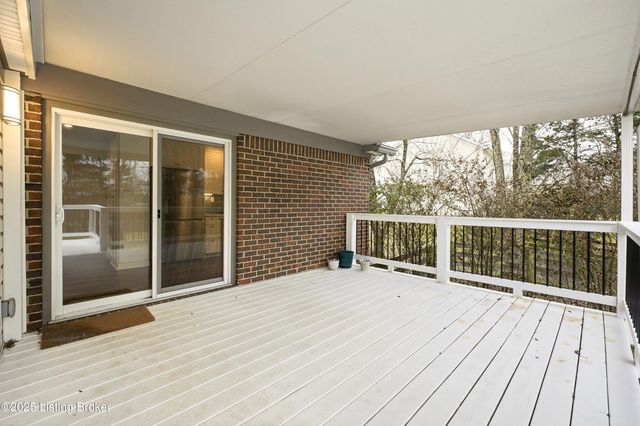 5500 Highpoint Dr, Crestwood, KY 40014