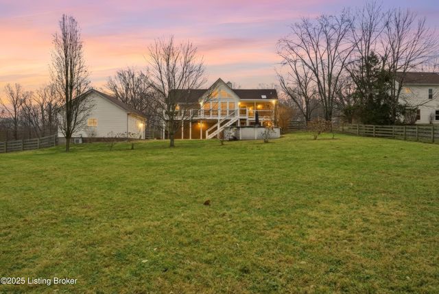 5500 Highpoint Dr, Crestwood, KY 40014