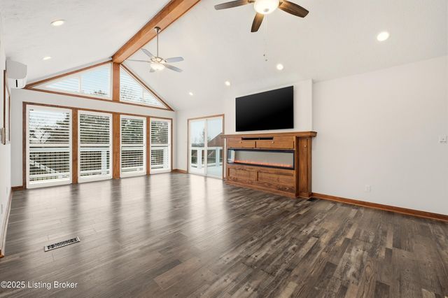 5500 Highpoint Dr, Crestwood, KY 40014