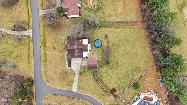 5500 Highpoint Dr, Crestwood, KY 40014