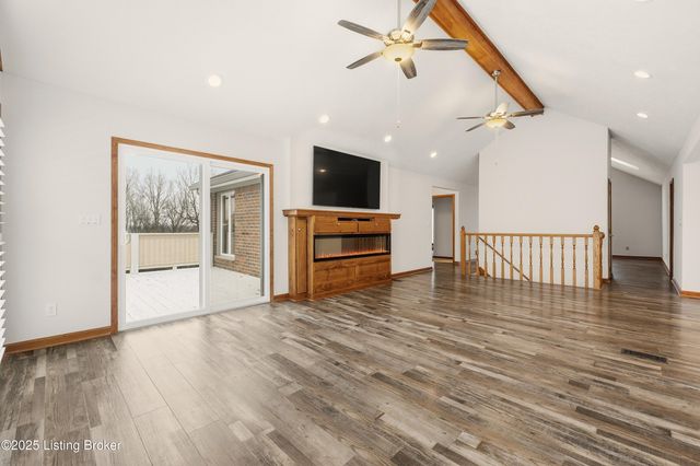 5500 Highpoint Dr, Crestwood, KY 40014