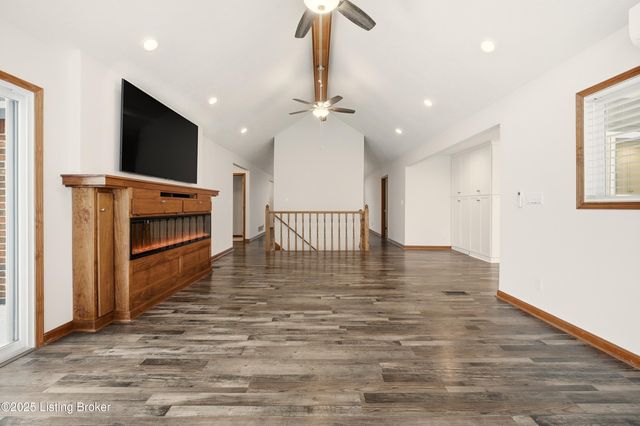 5500 Highpoint Dr, Crestwood, KY 40014