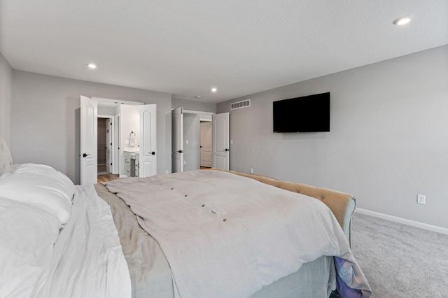 6033 Honey Farm Way, Grove City, OH 43123