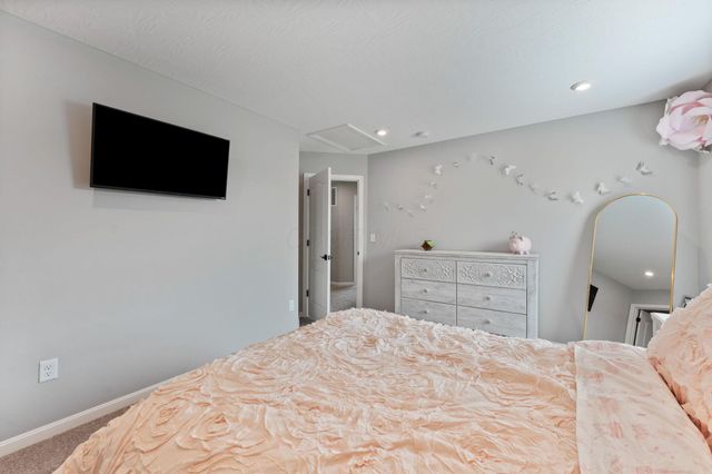 6033 Honey Farm Way, Grove City, OH 43123