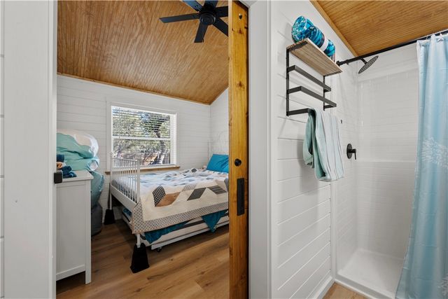 507 Steart St, Rockport, TX 78382