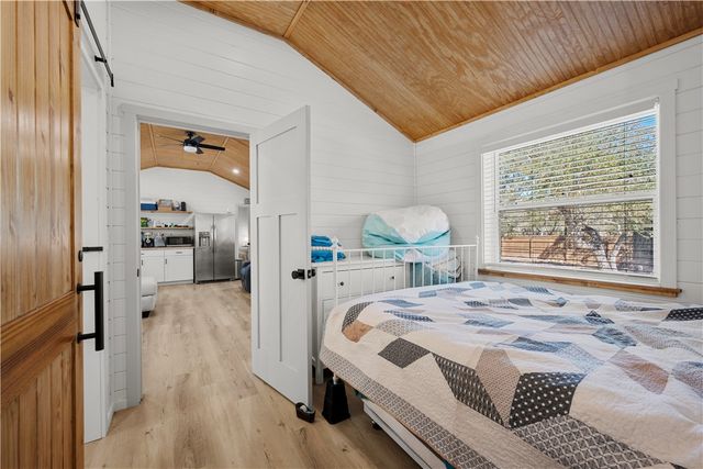 507 Steart St, Rockport, TX 78382