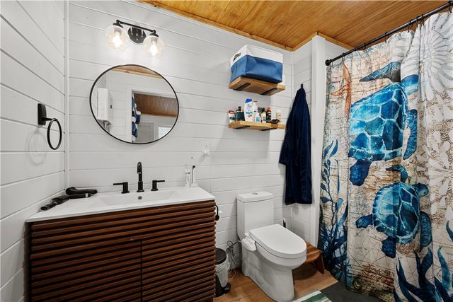 507 Steart St, Rockport, TX 78382