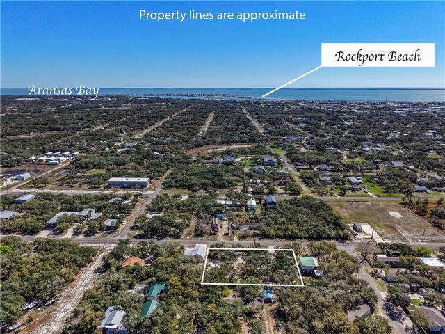 507 Steart St, Rockport, TX 78382