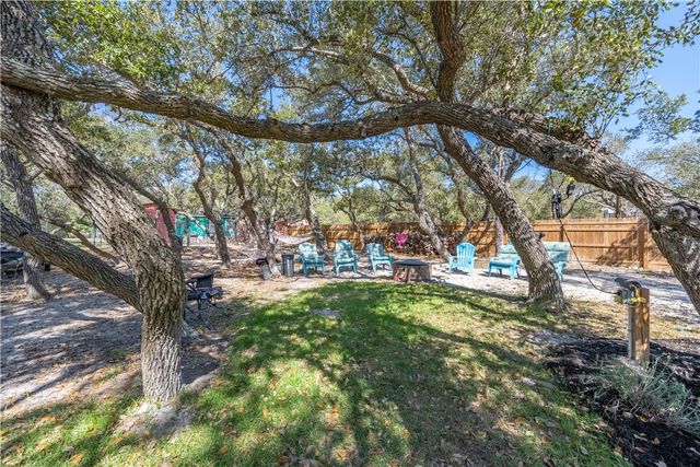 507 Steart St, Rockport, TX 78382