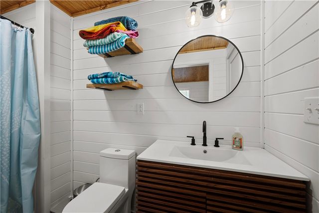 507 Steart St, Rockport, TX 78382