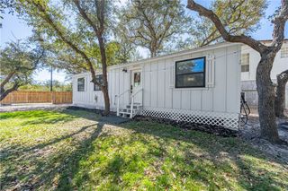 507 Steart St, Rockport, TX 78382