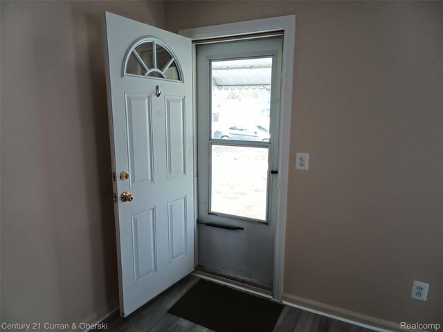 35037 Harroun Street, Wayne, MI 48184