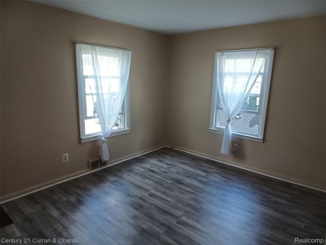 35037 Harroun Street, Wayne, MI 48184
