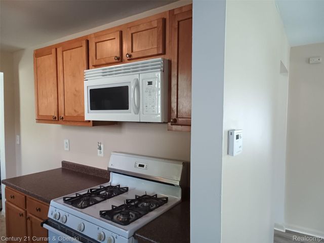 35037 Harroun Street, Wayne, MI 48184
