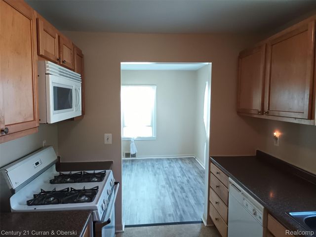 35037 Harroun Street, Wayne, MI 48184
