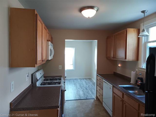 35037 Harroun Street, Wayne, MI 48184