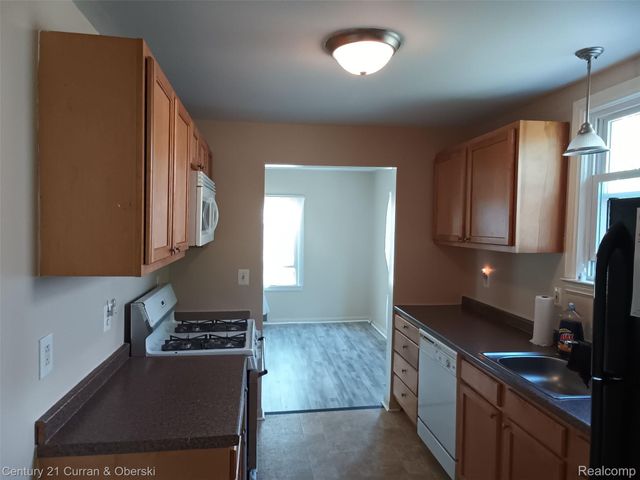 35037 Harroun Street, Wayne, MI 48184