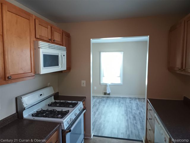 35037 Harroun Street, Wayne, MI 48184