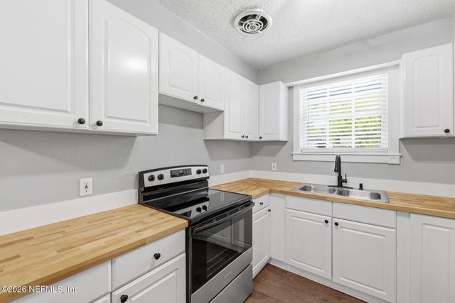 1712 DIBBLE Circle W, Jacksonville, FL 32246