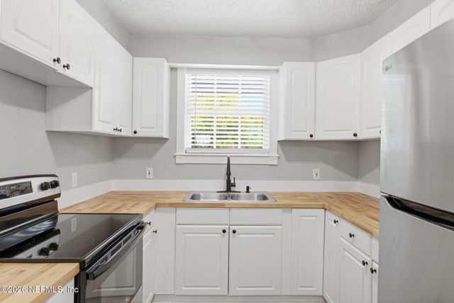 1712 DIBBLE Circle W, Jacksonville, FL 32246