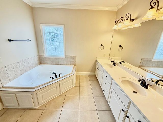 207 Lace Dr., Dothan, AL 36301