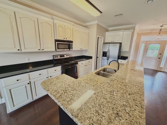 207 Lace Dr., Dothan, AL 36301