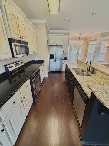 207 Lace Dr., Dothan, AL 36301