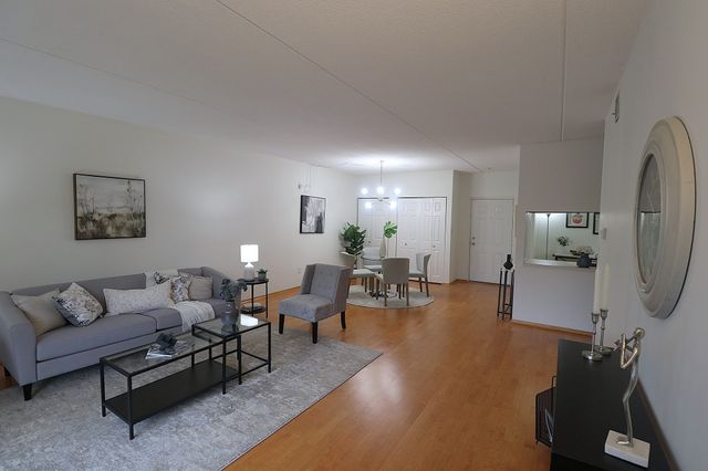 289 Elm Street 15A, Medford, MA 02155