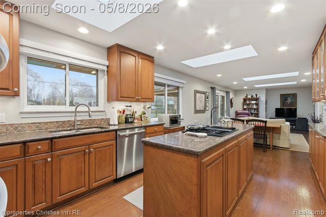 3150 Middlebury Lane, Bloomfield Hills, MI 48301