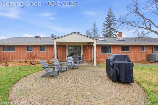 3150 Middlebury Lane, Bloomfield Hills, MI 48301