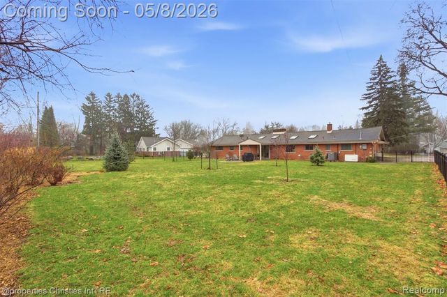 3150 Middlebury Lane, Bloomfield Hills, MI 48301