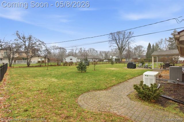 3150 Middlebury Lane, Bloomfield Hills, MI 48301
