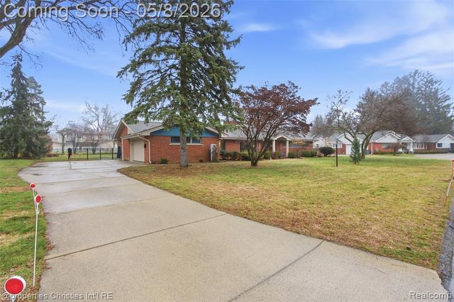 3150 Middlebury Lane, Bloomfield Hills, MI 48301