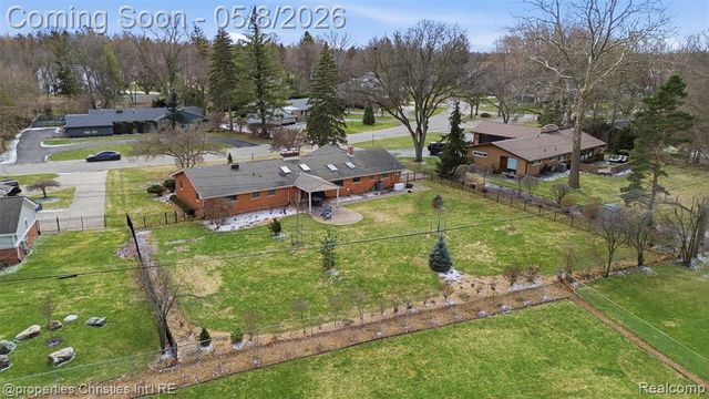 3150 Middlebury Lane, Bloomfield Hills, MI 48301
