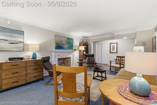 3150 Middlebury Lane, Bloomfield Hills, MI 48301