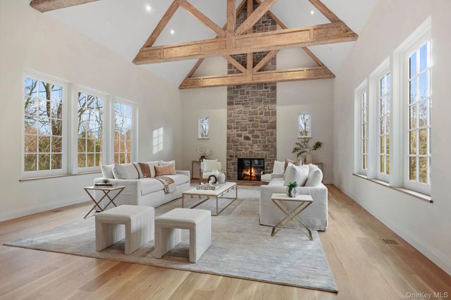 2 Barry Court, Katonah, NY 10536